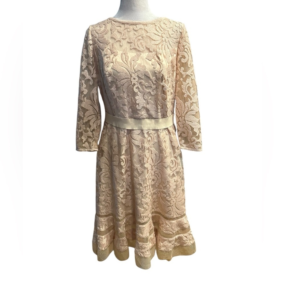 Tadashi Shoji Elegant Lace Dress in Cream petite size 12 - Picture 1 of 12
